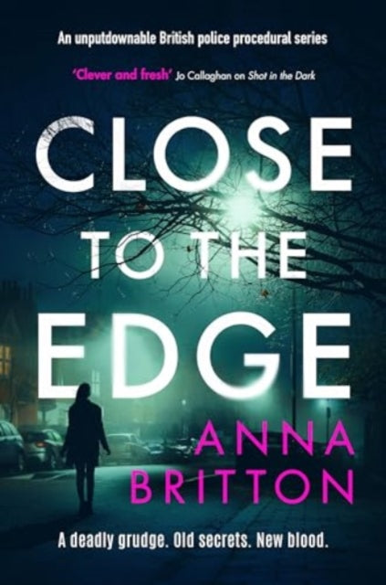 Close to the Edge : An unputdownable British police procedural series - 9781804365267